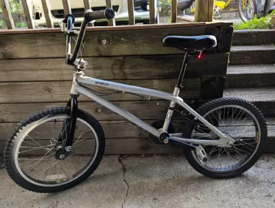 VÉLO • BMX • FREE AGENT • HELLCAT • 200$, View more