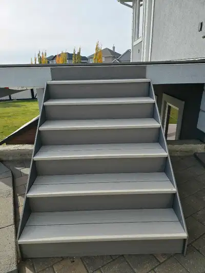 We are a team of costom decks builder professional, we builds supreme high quality decks of any type...