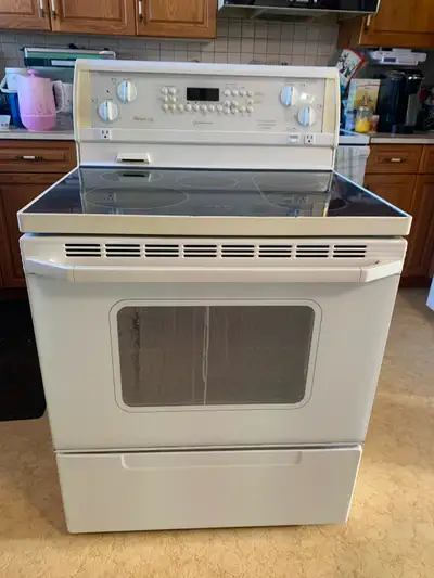 30" White Whirlpool Gold Stove, View more