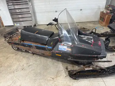 2 bravo long tracks both ran last year. One was running this year the other needs rewind work. Selli...