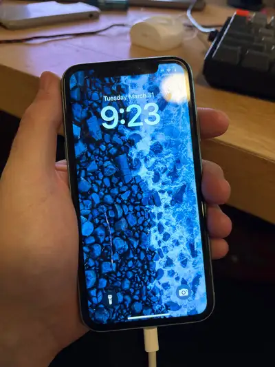 iPhone 11 64gb slightly damaged screen, View more