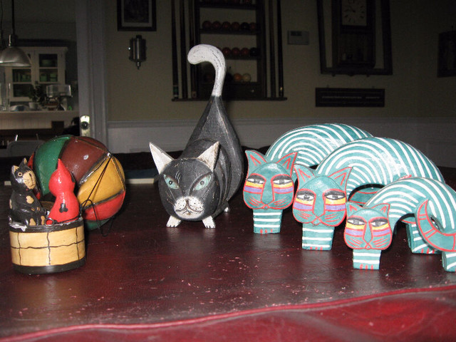 5 Wooden Cats- a set of 3 Nesting- Balloon Cat - Mail Holder Cat in Home Décor & Accents in Oshawa / Durham Region