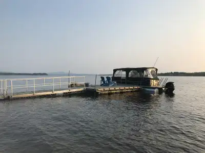 Quai à eau en aluminium avec flotteurs et roues 2015 1) 1 Front floating dock section L 20ft x W 16...