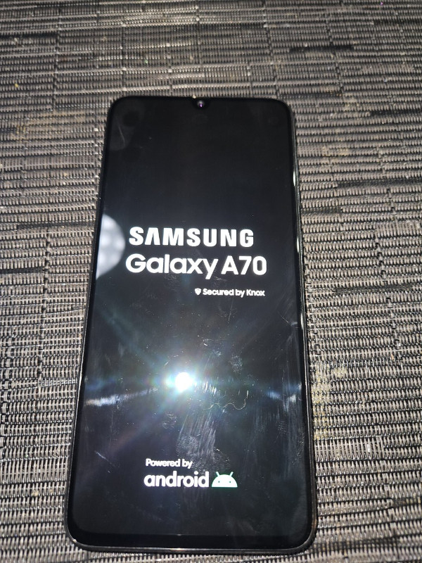 Samsung Galaxy A70 - Black in Cell Phones in Cowichan Valley / Duncan