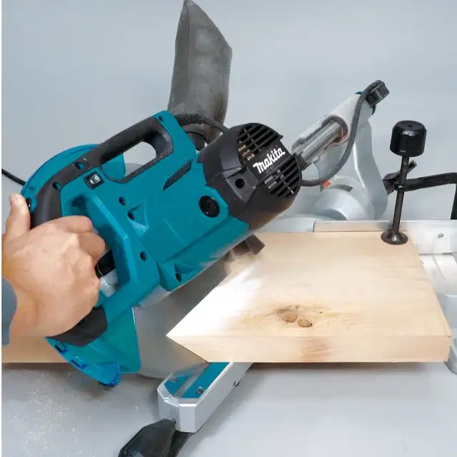 MAKITA 10-inch (13.1-Amp) Sliding Compound Mitre Saw with LED Cu in Power Tools in Kitchener / Waterloo - Image 7