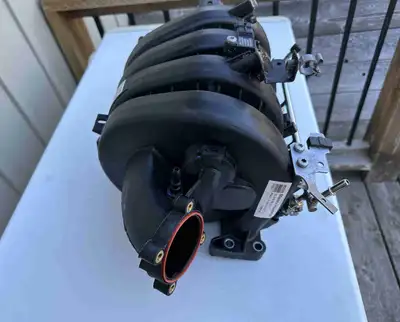Almost brand new intake manifold. Less than 100 kms on it. Bought it new for 1500.00, but it wasn’t...