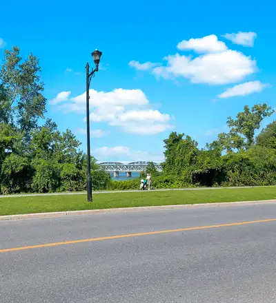 1 ½ à Louer – $1050/m Vue sur le Fleuve / 1 ½ Apartment for Rent