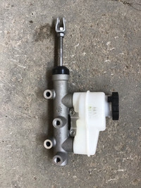 Polaris rzr master cylinder new