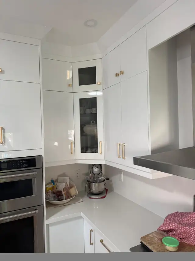 White Vision Style Kitchen Cabinets in Cabinets & Countertops in Markham / York Region - Image 6
