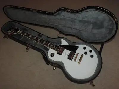 Epiphone Les Paul Custom Pro Alpine White w/HSC, View more