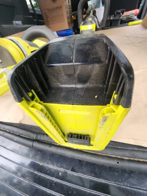 RYOBI 40V HP Brushless  Cordless Carbon Fiber Weedwacker Tool in Lawnmowers & Leaf Blowers in Windsor Region - Image 7