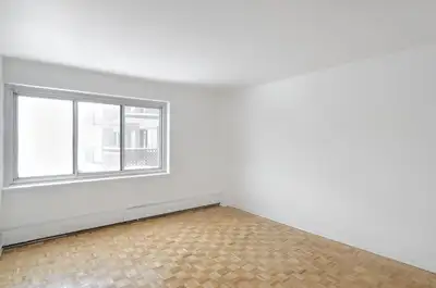 Room for Rent - DORVAL - MONTREAL - 450 RACINE AVENUE - AUGUST