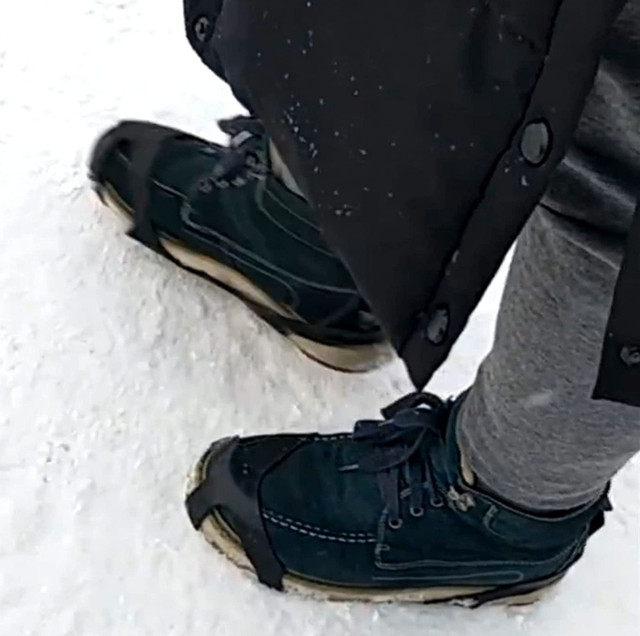 Walk Traction Cleats Anti Slip Shoe Grips 10 Clips in Hobbies & Crafts in Windsor Region - Image 3