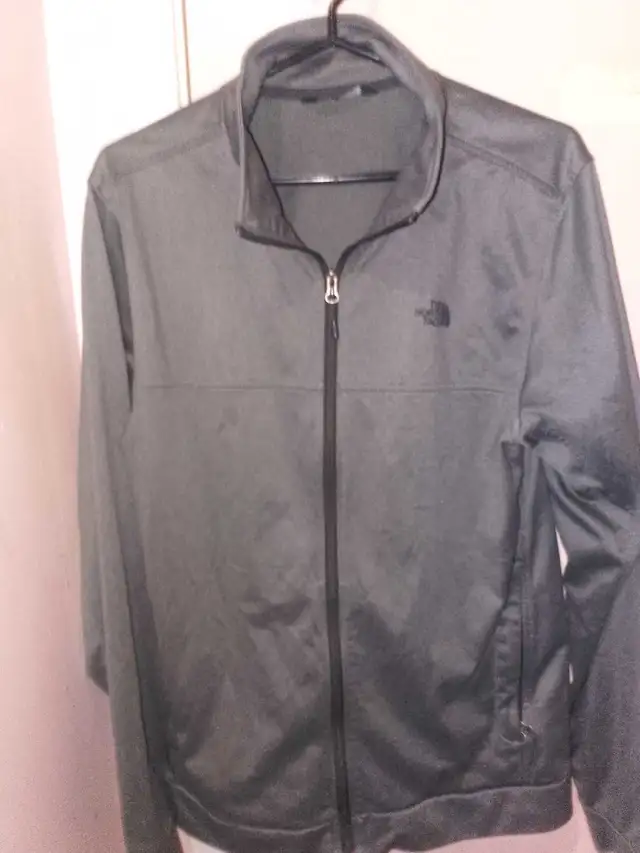 North Face men's full-zip tracksuit jacket Large in Men's in Oshawa / Durham Region - Image 2