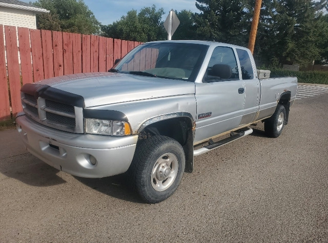 Ram 2500 Sport Cummins Diesel 4x4, fully loaded, well maintained in Cars & Trucks in Medicine Hat - Image 4