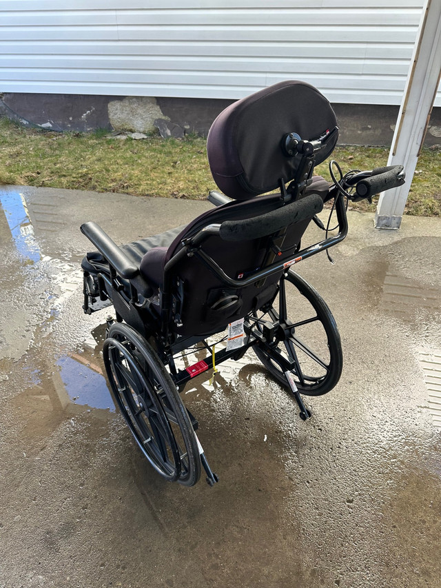 Tilt Wheel Chair in Health & Special Needs in Kawartha Lakes - Image 2