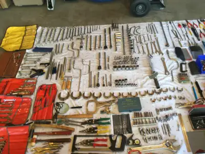 Ensembles de Outils a Vendre, View more