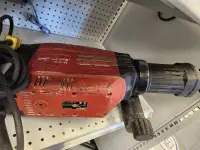 hilti te 905:demmo hammer with 2 chissels 780 dollars