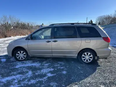 Toyota Sienna minivan V6 engine Runs and drives good Clean interior Body’s great shape 7 seater New...