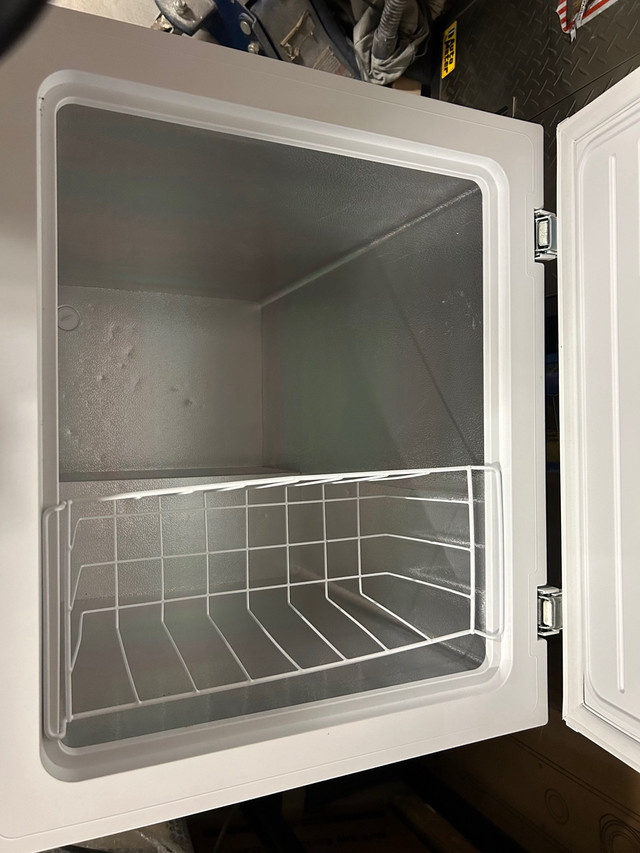 Deep freezer in Freezers in Regina - Image 4