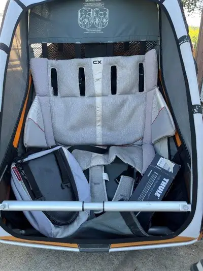 Thule Chariot CX - 2 Seats Biking Kit Jogging Kit Skiing Kit Stroller Kit Chariot has Drum Brakes an...