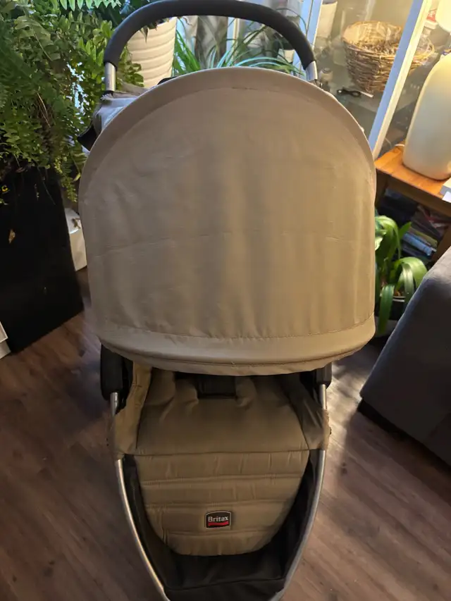 Britax Baby Stroller in Strollers, Carriers & Car Seats in Ottawa - Image 4