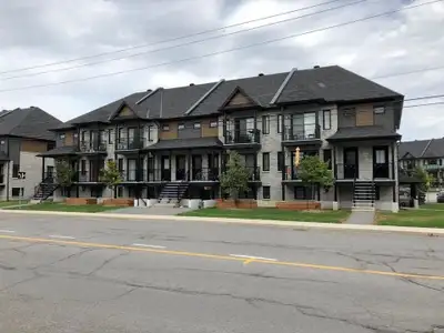 Disponible 1er Juillet/ Available July 1st Appartement d'une chambre du style condo situé à Aylmer à...