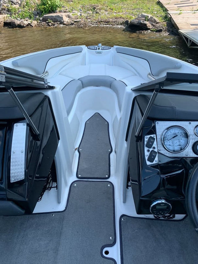 2015 Larson LSR 2000 in Powerboats & Motorboats in Ottawa - Image 4