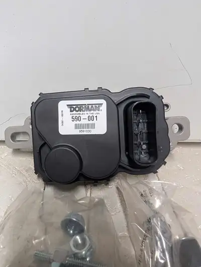 Ford fuel pump driver module new in box Dorman # 590-001