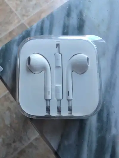 Apple EarPods, View more