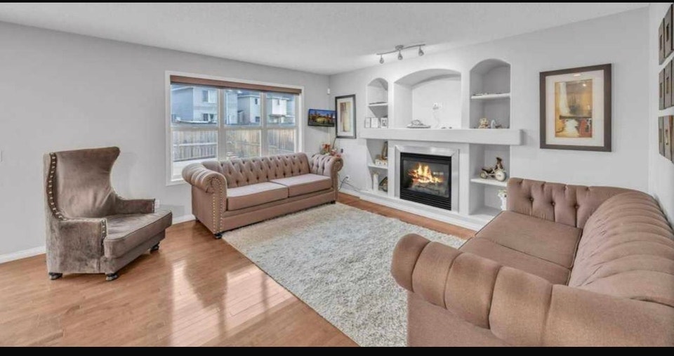 3 BED 2.5 BATH UPPER HOUSE W GARAGE TARALAKE LANDING 2