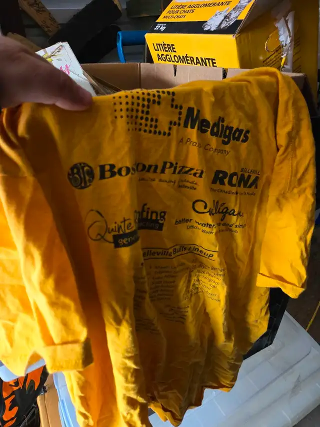 Belleville Bulls T-Shirt in Men's in Belleville - Image 4
