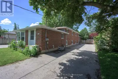 Excellent east end totally renovated home for rent. Newer kitchen, countertops, flooring and bathroo...