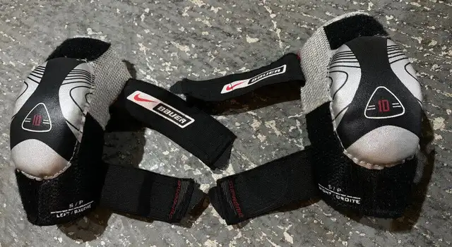 Hockey Equipment in Other in Markham / York Region - Image 5