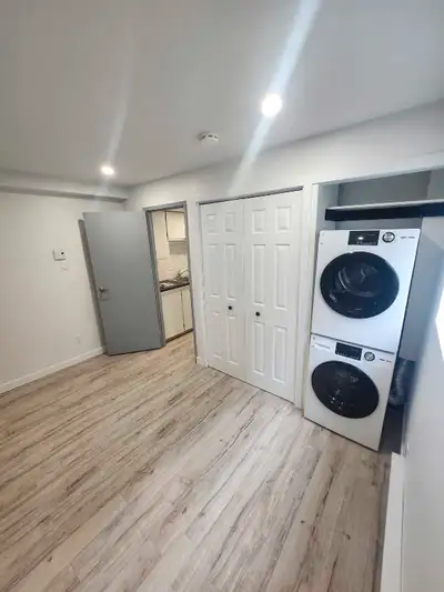 Disponible dès maintenant 3 1/2 situé dans un 4plex 12min du metro Sauvé ladresse ? St hubert/ de lo...