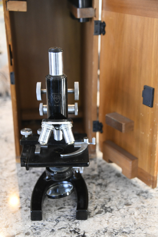 Bosch and Lomb US made vintage Lab Microscope in Other in Oshawa / Durham Region - Image 2