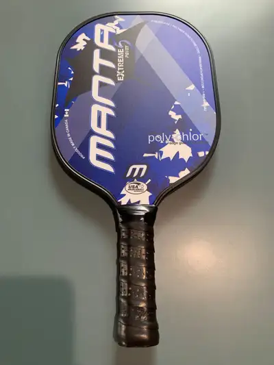 Manta Extreme Point 0.5 pickleball paddle - Made in Canada, View more