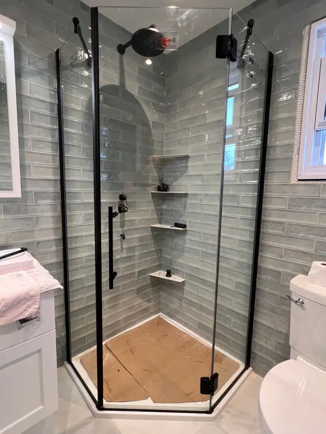 Service d'installation de portes de douche in Windows, Doors & Trim in City of Montréal - Image 9