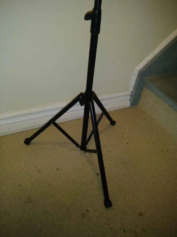 Microphone stand and one microphone of your choice in Other in Mississauga / Peel Region - Image 5