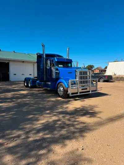 Selling our 2020 kenworth w900. Truck has an x-15 with 102 000km on inframe with paperwork. New clut...