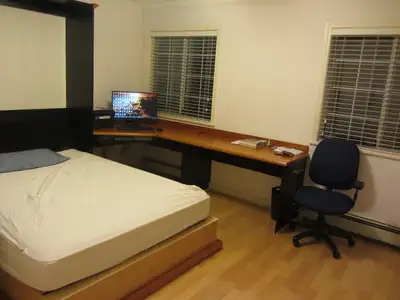 Big furnished pvt room in Kerrsidale(20min bus to UBC/dwntwn/UCW