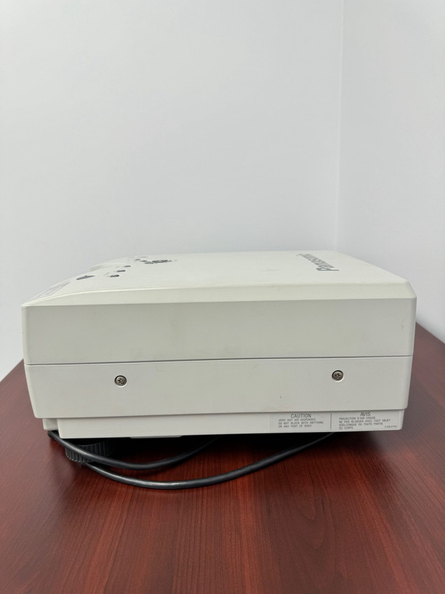 Selling Projector - PT L5 LCD  in General Electronics in Mississauga / Peel Region - Image 3