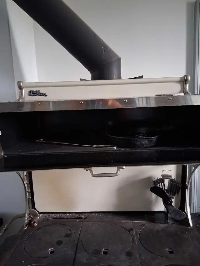 Elmira Cook Stove in Stoves, Ovens & Ranges in Kitchener / Waterloo - Image 6