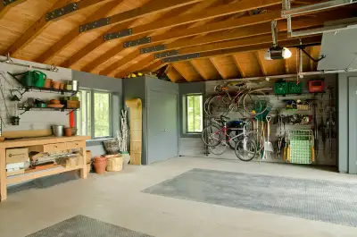 Clean and empty your garage based off mess and photos, dump fees are not included must be paid separ...