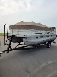21 ft Sun Tracker Pontoon Party Boat