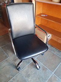 Desk Chair/tested hydraulic working perfect condition 
