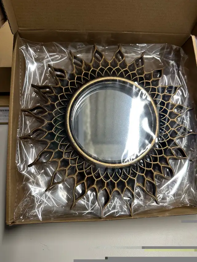 Vintage Gold Mirrors for Wall in Home Décor & Accents in Mississauga / Peel Region - Image 11