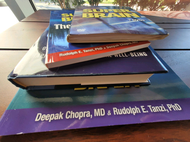 Box set Super Brain Deepak Chopra Hardcover, workbooks, 7 DVD in Non-fiction in City of Halifax - Image 4