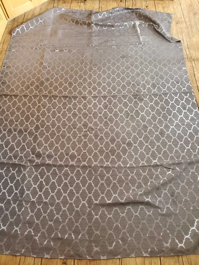 Silver themed decor/ kitchen /tablecloth in Home Décor & Accents in Grande Prairie - Image 5