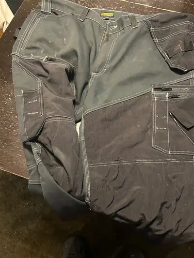 Lightly used, very good condition Blaklader x1600 work pants. Black/Black. Size 40/30